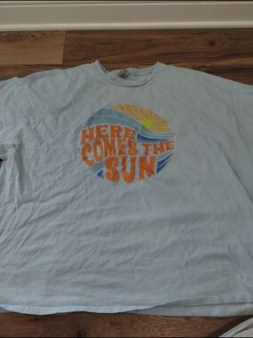 Gildan Light Blue Short Sleeve Tee with Orange Sun Graphic